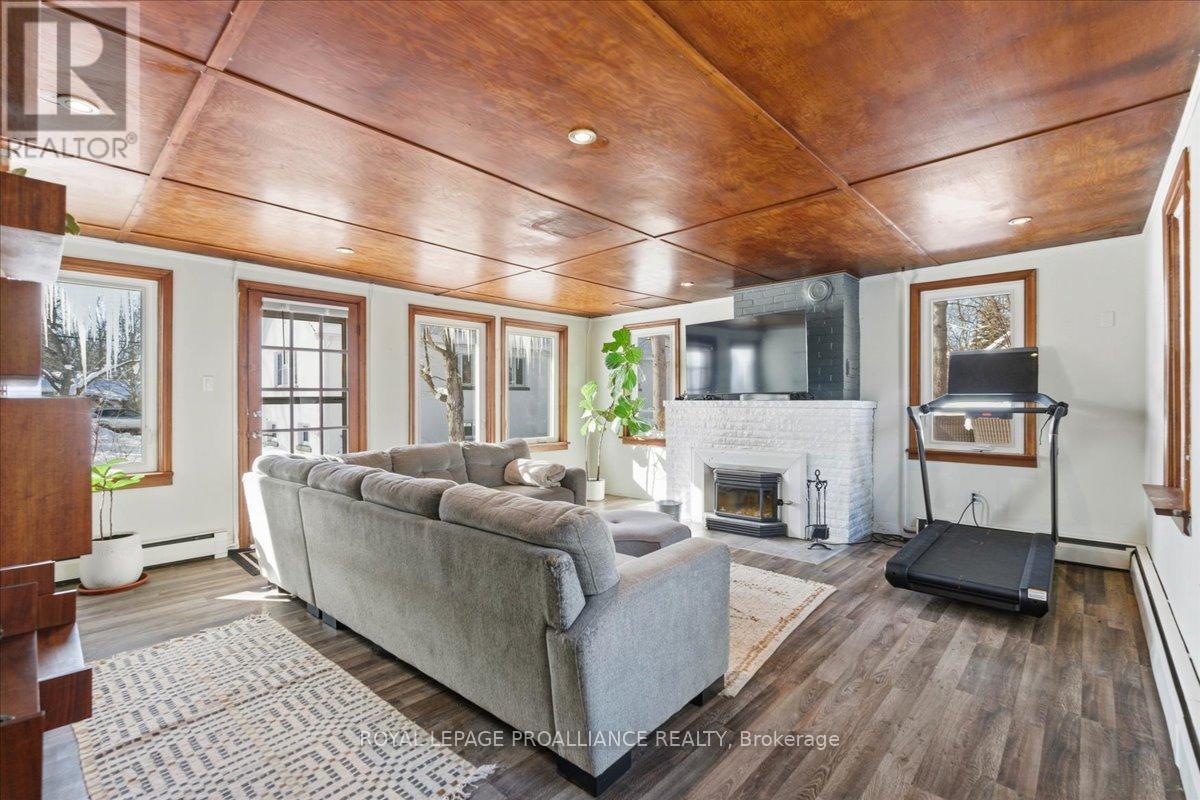 17 King Street, Prince Edward County, Ontario  K0K 2T0 - Photo 8 - X12763532