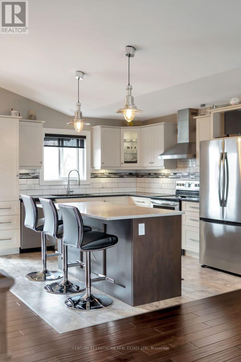 32 Stinson Block Road, Prince Edward County, Ontario  K0K 1T0 - Photo 10 - X12764382