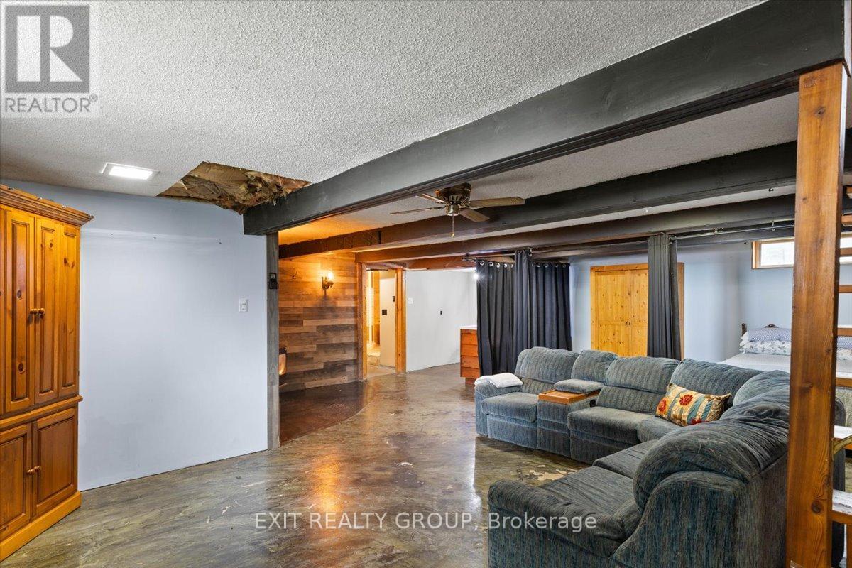 82 Outlet Road, Prince Edward County, Ontario  K0K 1P0 - Photo 19 - X12765436