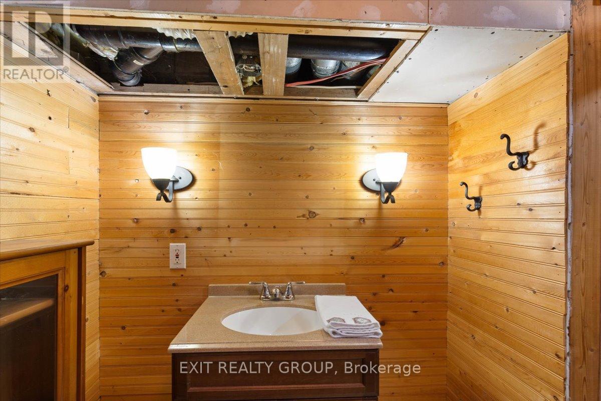 82 Outlet Road, Prince Edward County, Ontario  K0K 1P0 - Photo 25 - X12765436