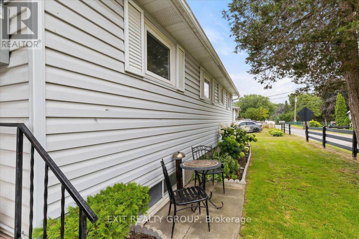 82 Outlet Road, Prince Edward County, Ontario  K0K 1P0 - Photo 30 - X12765436