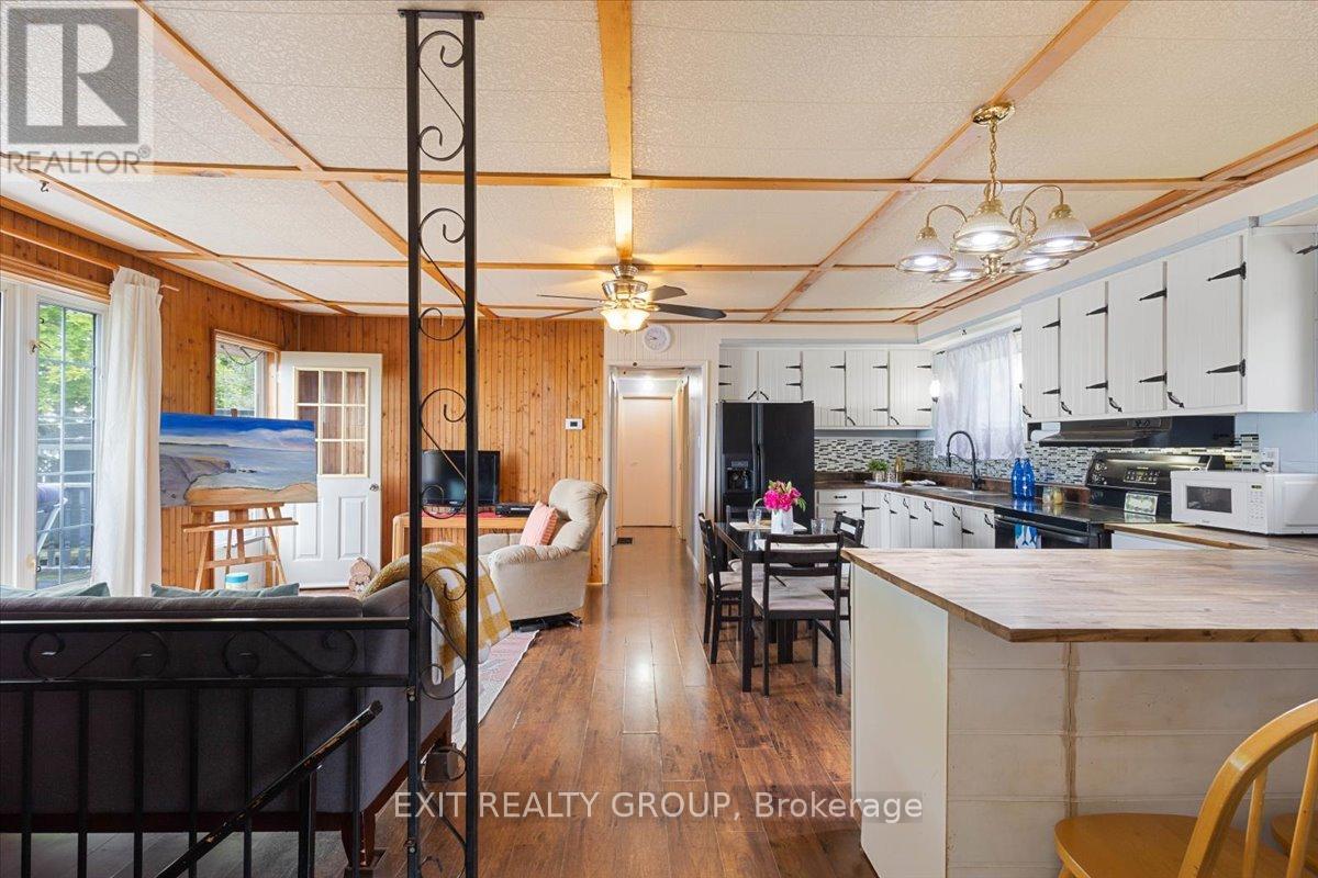 82 Outlet Road, Prince Edward County, Ontario  K0K 1P0 - Photo 5 - X12765436