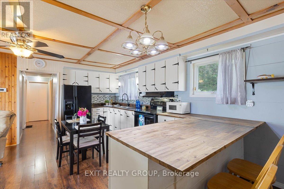 82 Outlet Road, Prince Edward County, Ontario  K0K 1P0 - Photo 6 - X12765436