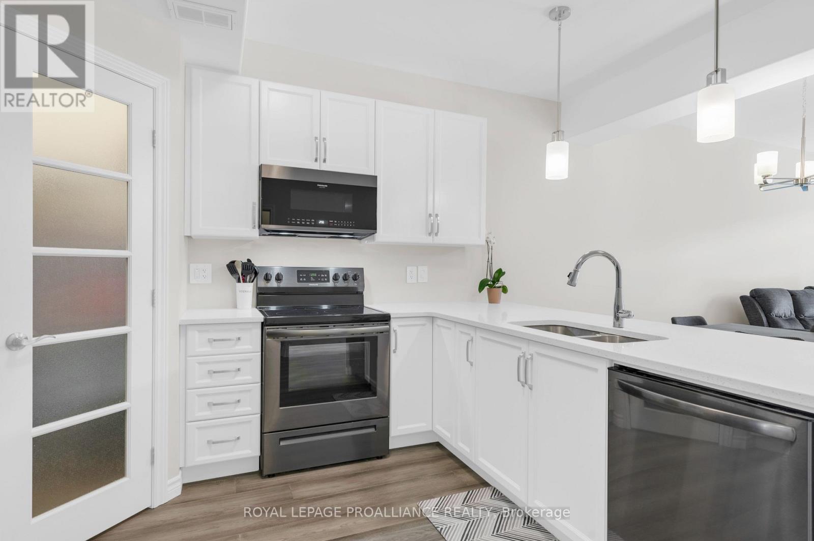 84 Athabaska Drive, Belleville, Ontario  K8N 0T2 - Photo 11 - X12766072