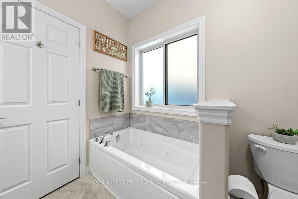 26 Redwood Drive, Belleville, Ontario  K8N 0K4 - Photo 27 - X12766712