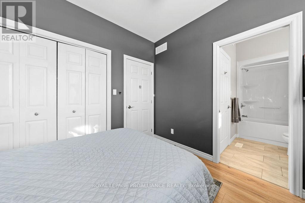 26 Redwood Drive, Belleville, Ontario  K8N 0K4 - Photo 31 - X12766712