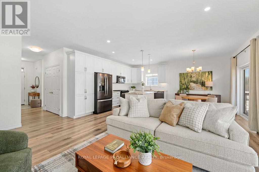 26 Redwood Drive, Belleville, Ontario  K8N 0K4 - Photo 9 - X12766712