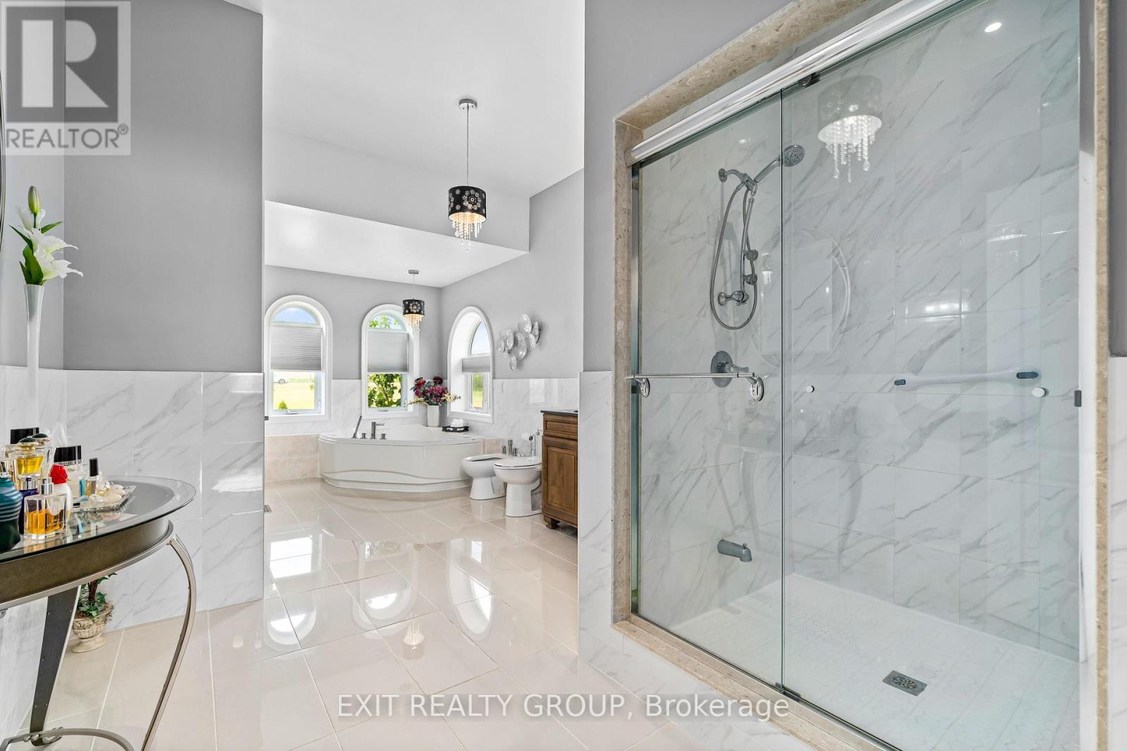 19281 Loyalist Parkway, Prince Edward County, Ontario  K0K 1T0 - Photo 10 - X12767402