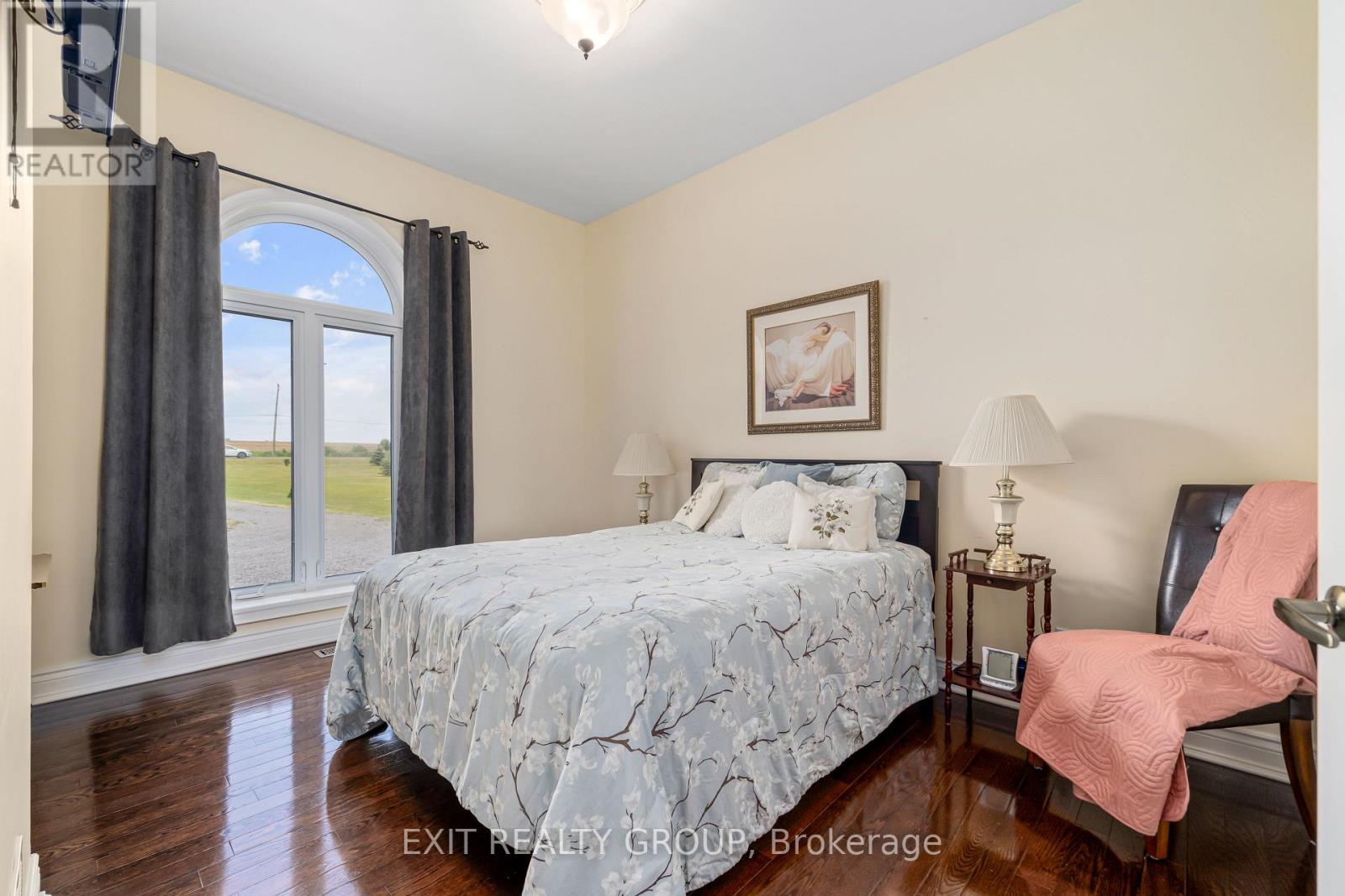 19281 Loyalist Parkway, Prince Edward County, Ontario  K0K 1T0 - Photo 11 - X12767402