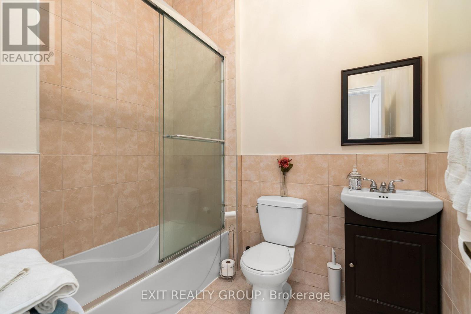 19281 Loyalist Parkway, Prince Edward County, Ontario  K0K 1T0 - Photo 15 - X12767402