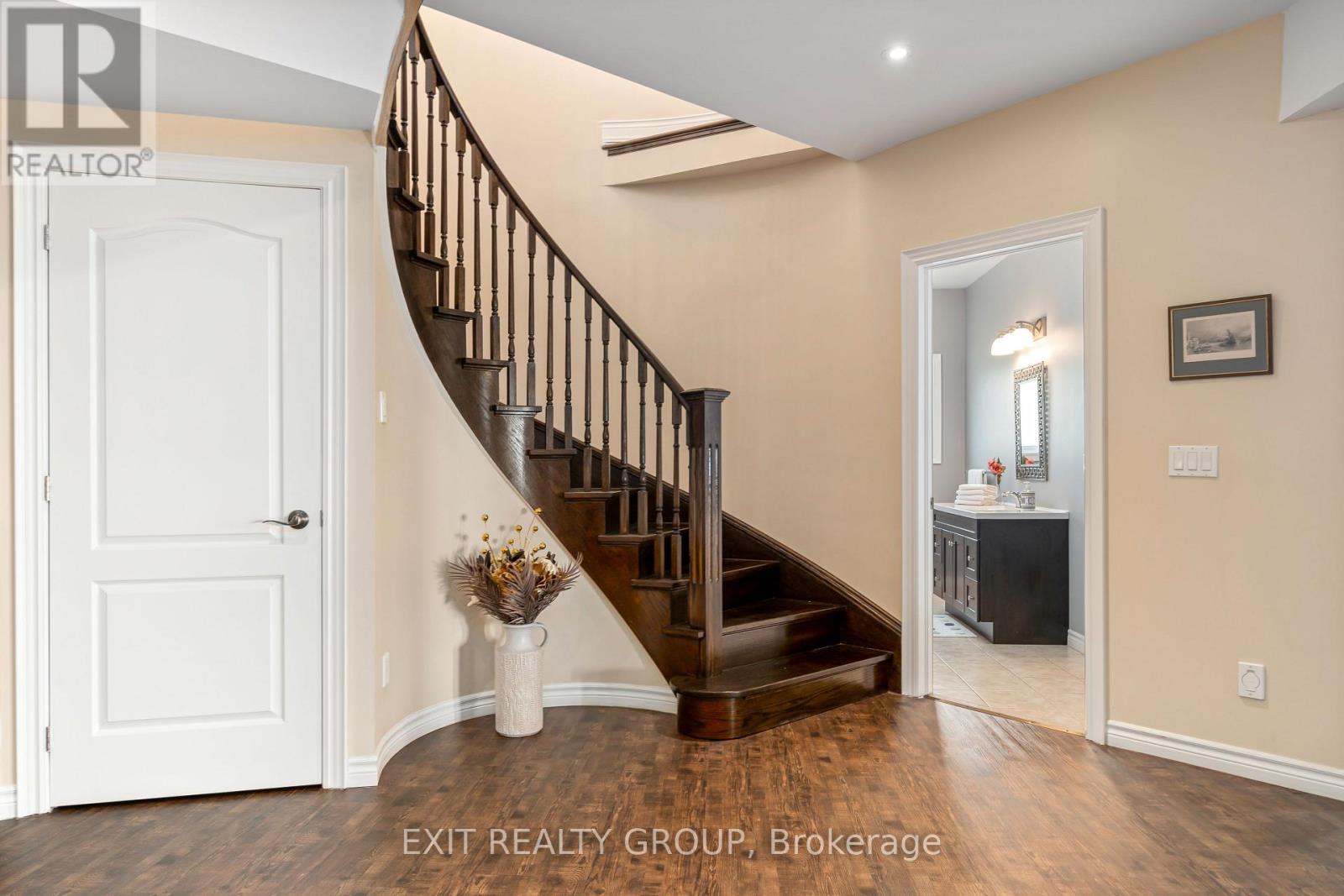 19281 Loyalist Parkway, Prince Edward County, Ontario  K0K 1T0 - Photo 19 - X12767402