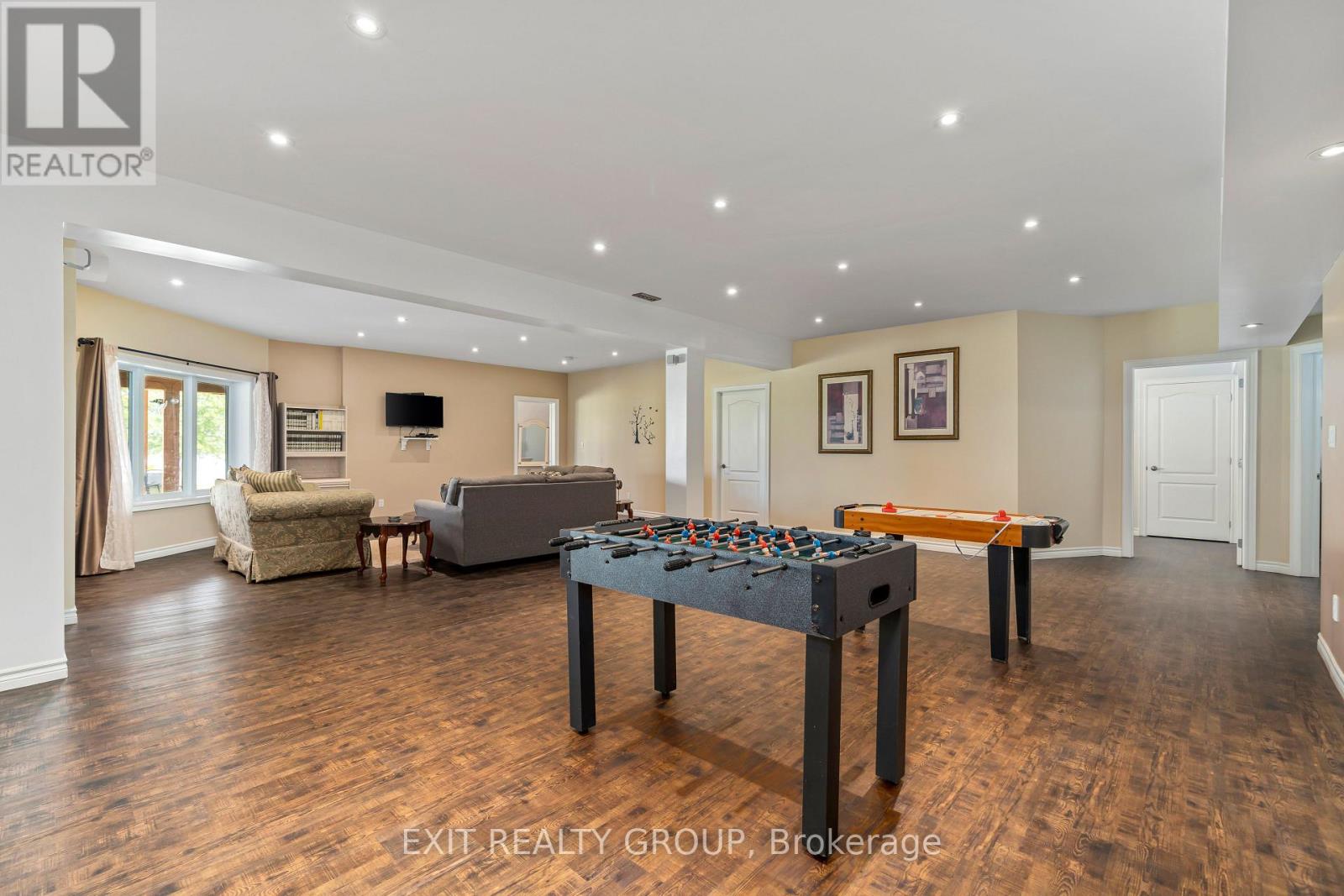 19281 Loyalist Parkway, Prince Edward County, Ontario  K0K 1T0 - Photo 21 - X12767402