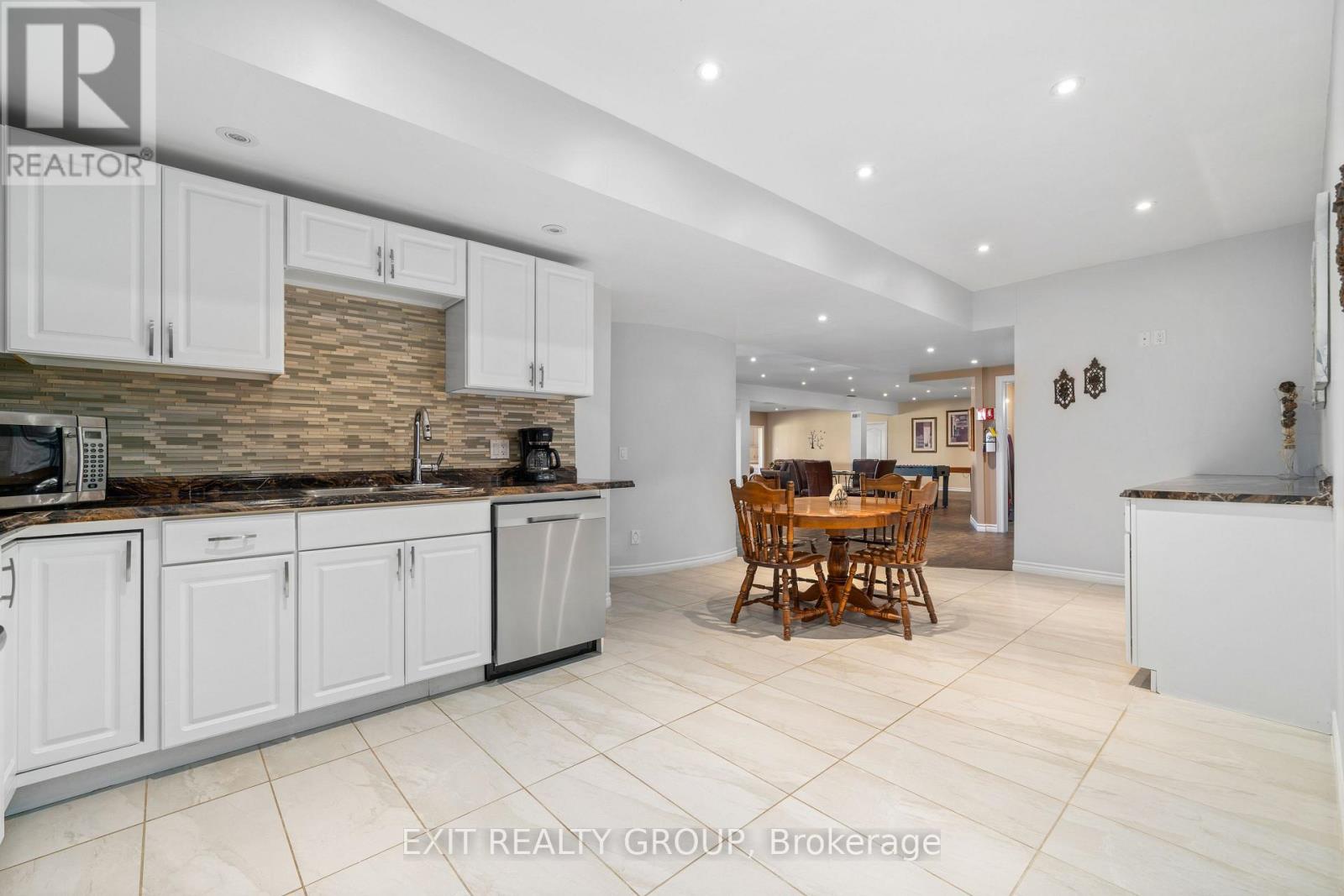 19281 Loyalist Parkway, Prince Edward County, Ontario  K0K 1T0 - Photo 27 - X12767402