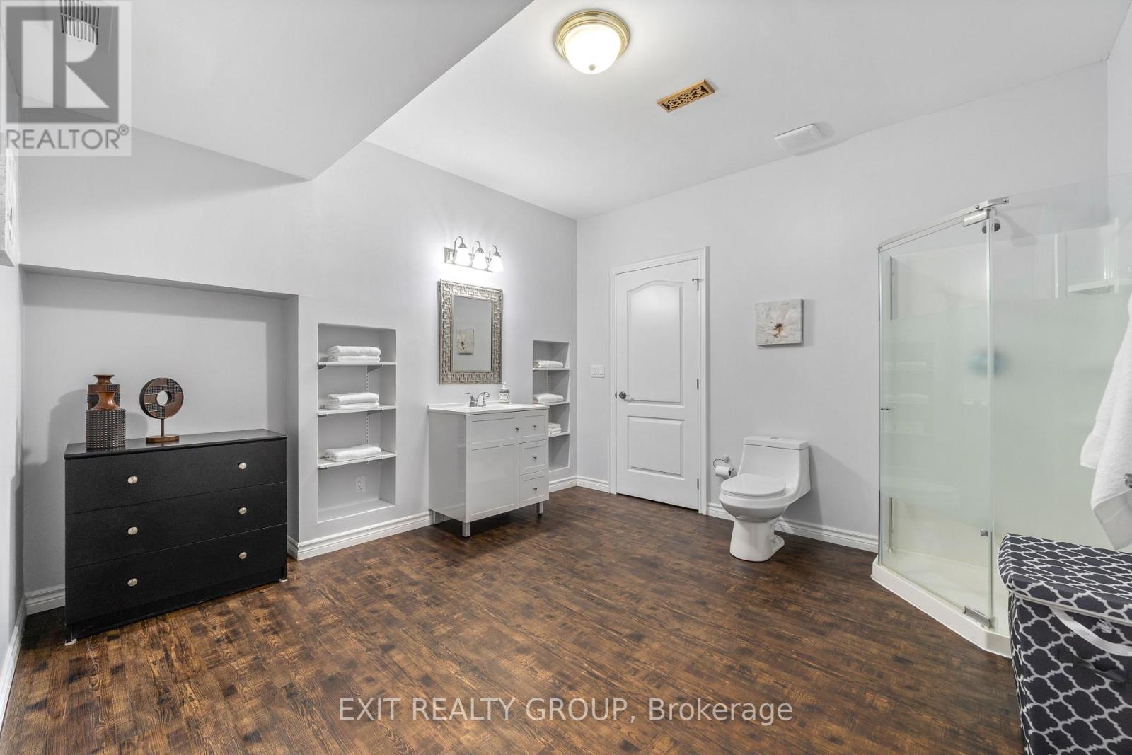 19281 Loyalist Parkway, Prince Edward County, Ontario  K0K 1T0 - Photo 32 - X12767402