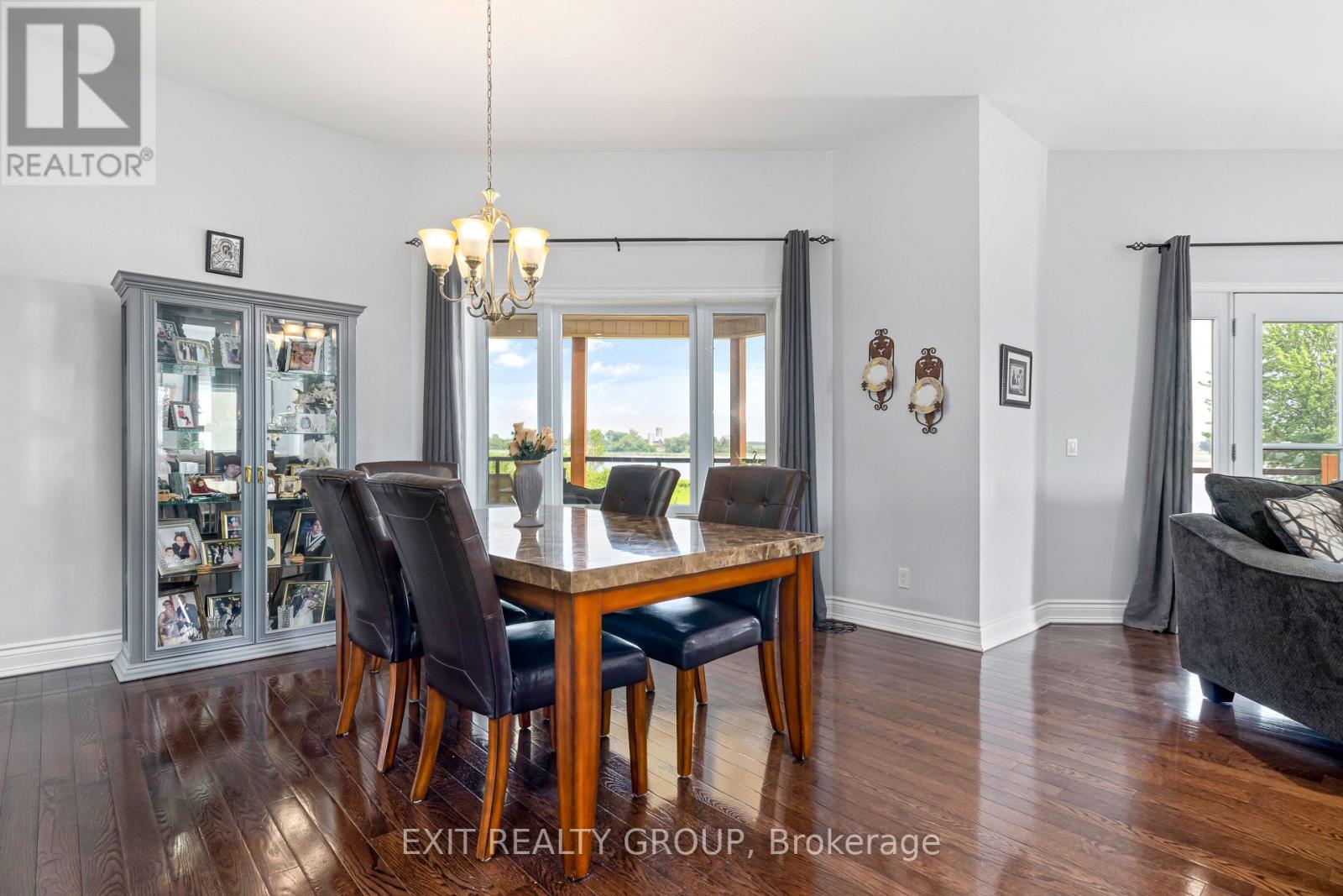 19281 Loyalist Parkway, Prince Edward County, Ontario  K0K 1T0 - Photo 4 - X12767402