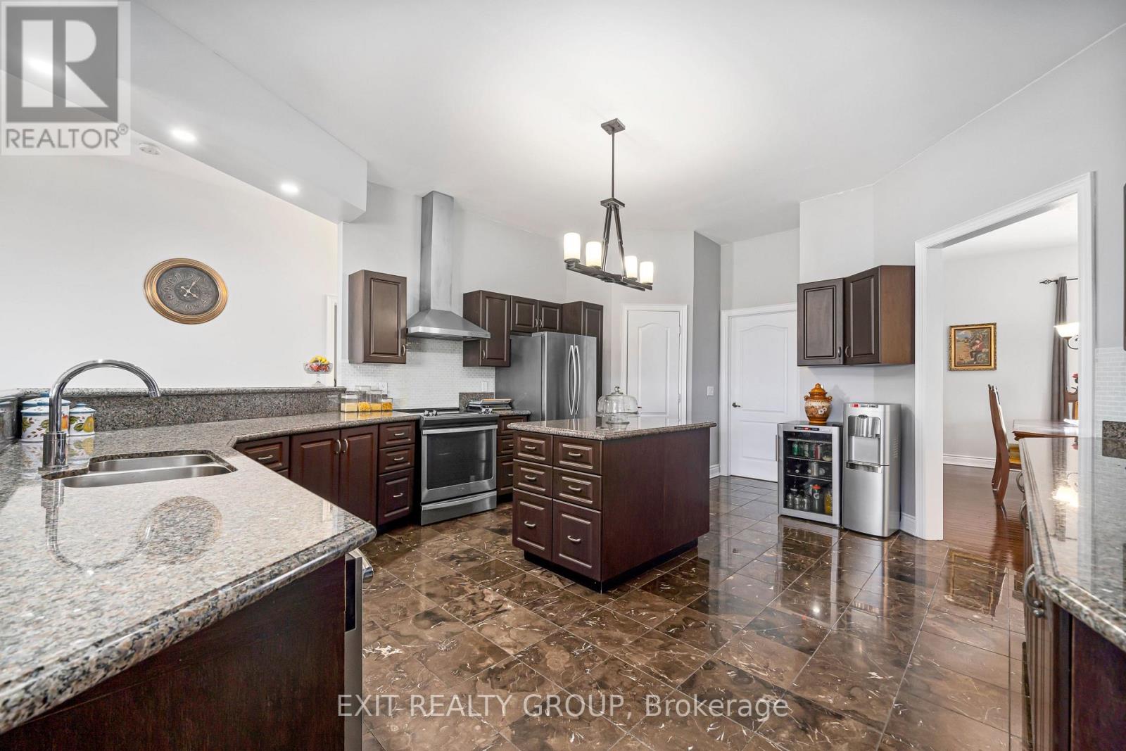 19281 Loyalist Parkway, Prince Edward County, Ontario  K0K 1T0 - Photo 7 - X12767402