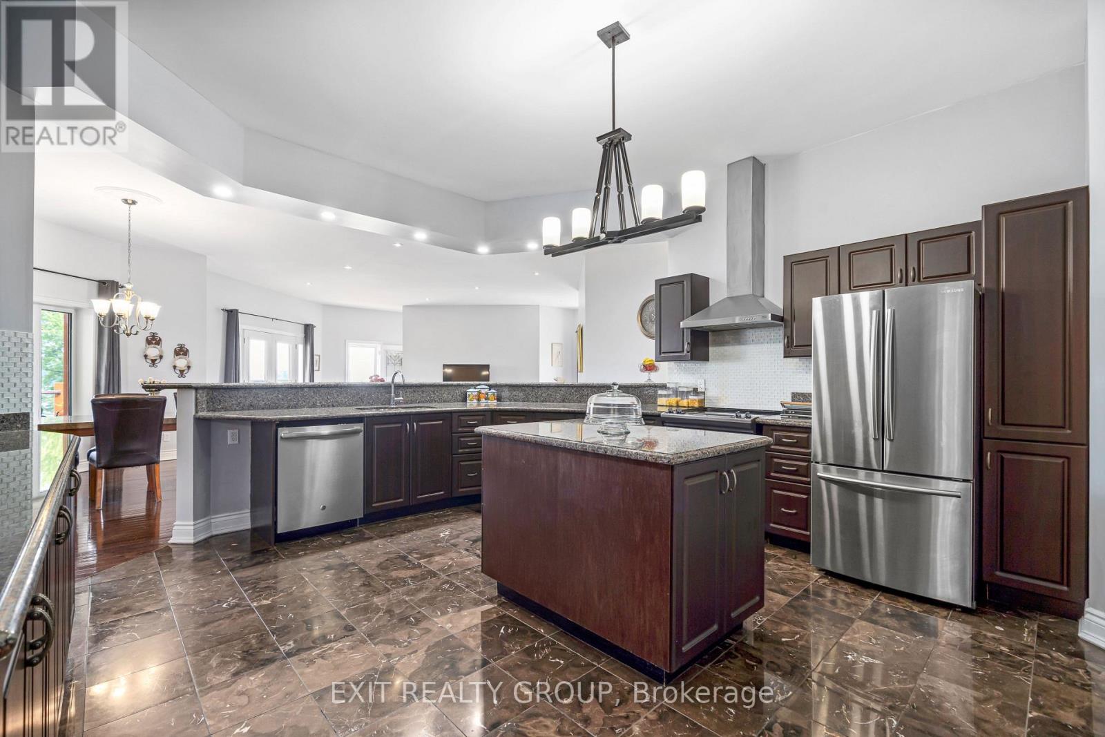 19281 Loyalist Parkway, Prince Edward County, Ontario  K0K 1T0 - Photo 8 - X12767402