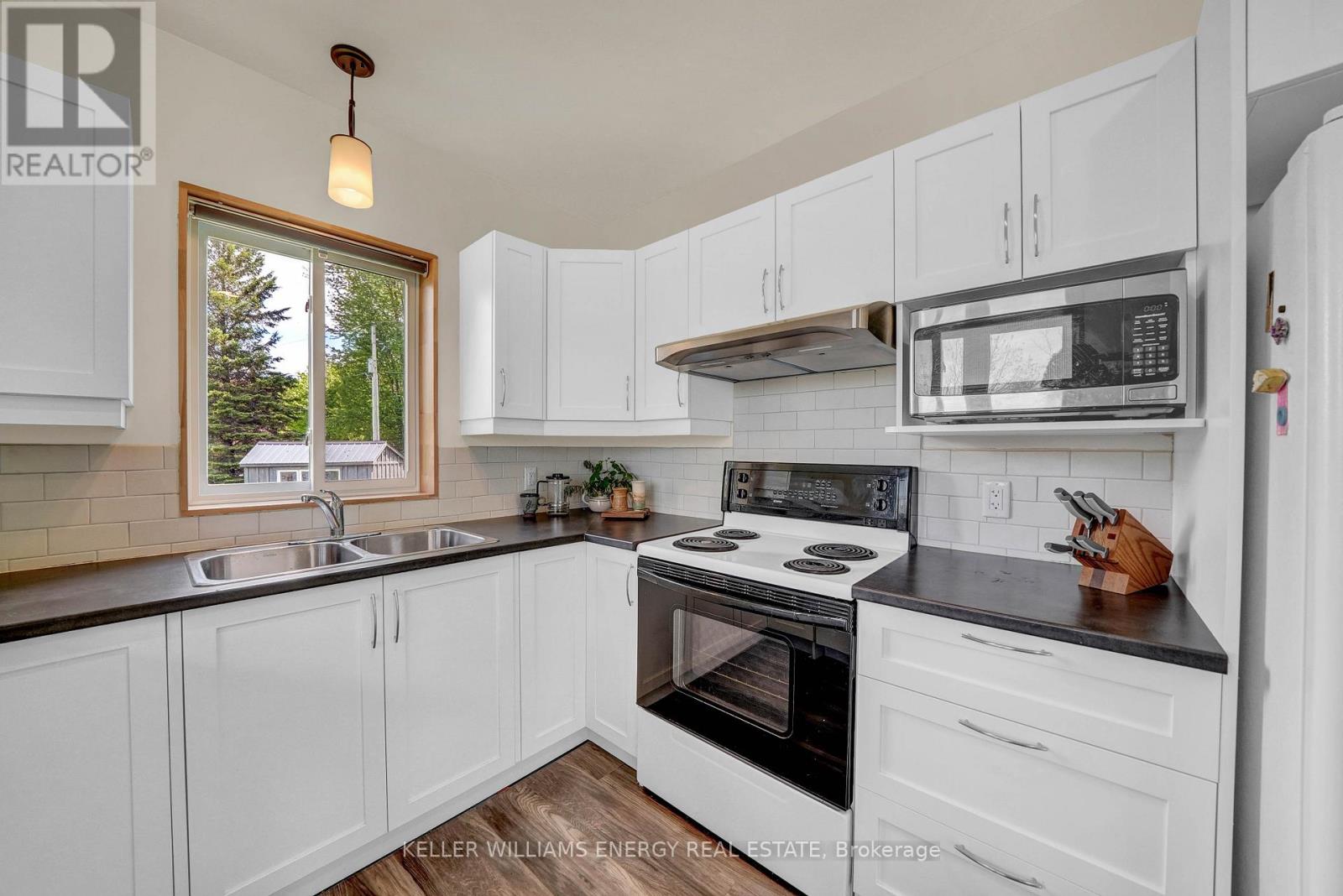 326 Cressy Bayside Road, Prince Edward County, Ontario  K0K 2T0 - Photo 18 - X12770718