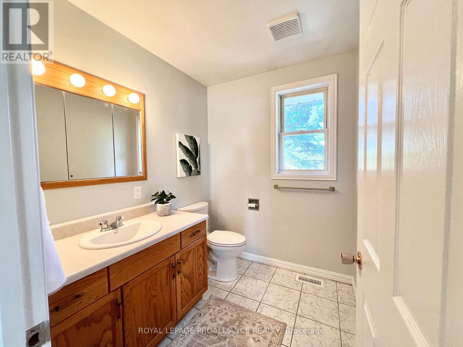 444 County Road 19, Prince Edward County, Ontario  K0K 1A0 - Photo 11 - X12771700