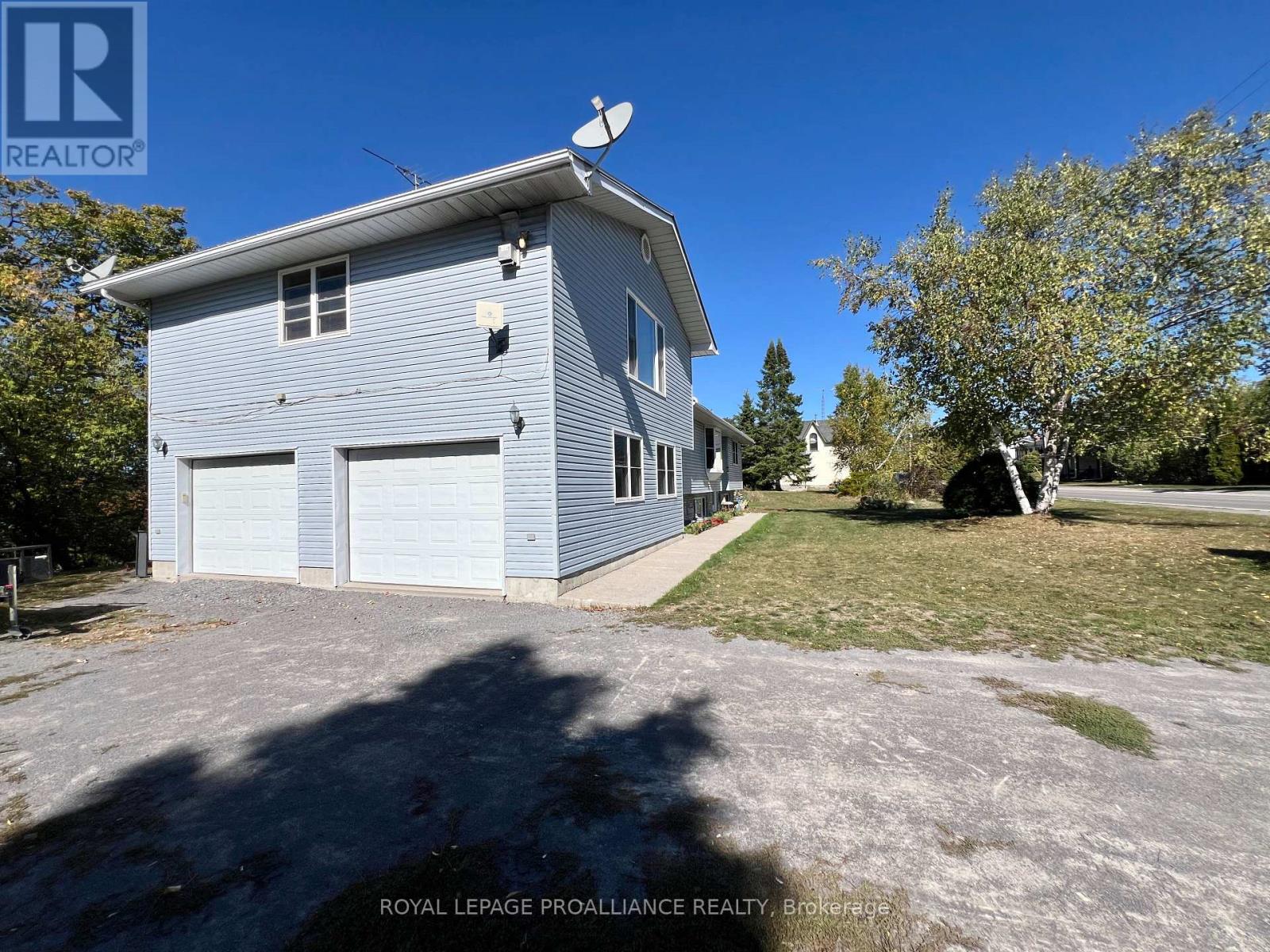 444 County Road 19, Prince Edward County, Ontario  K0K 1A0 - Photo 2 - X12771700