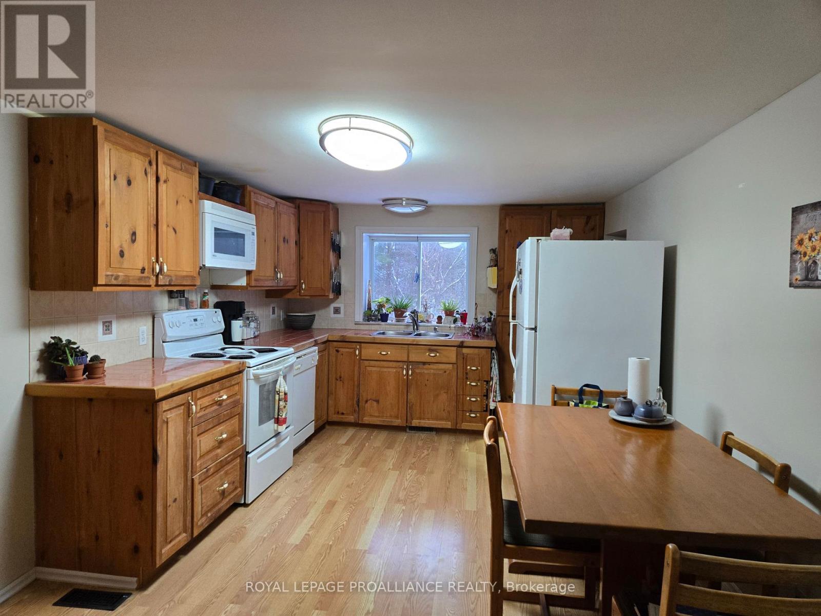 118 Hubbs Road, Prince Edward County, Ontario  K0K 1A0 - Photo 2 - X12774598