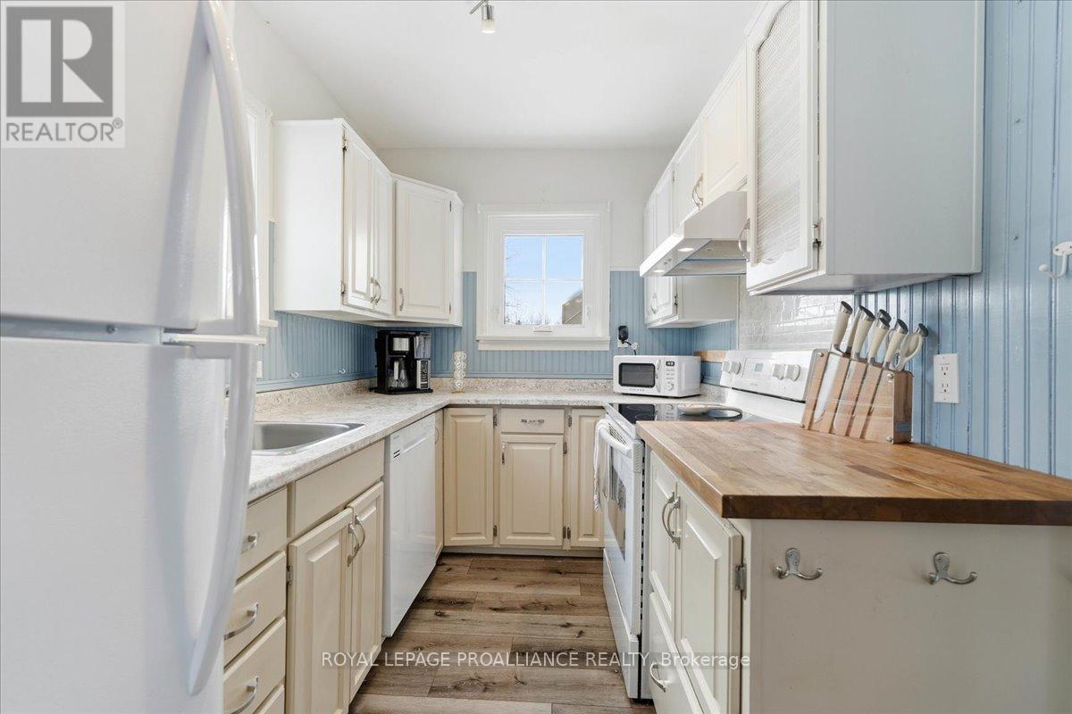 322 Dufferin Avenue, Belleville, Ontario  K8N 3X7 - Photo 8 - X12776794