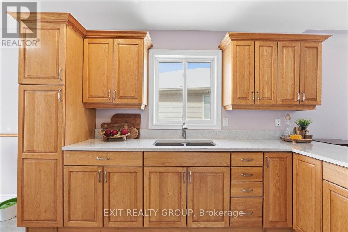 14 Stonegate Crescent, Quinte West, Ontario  K0K 2C0 - Photo 13 - X12778574