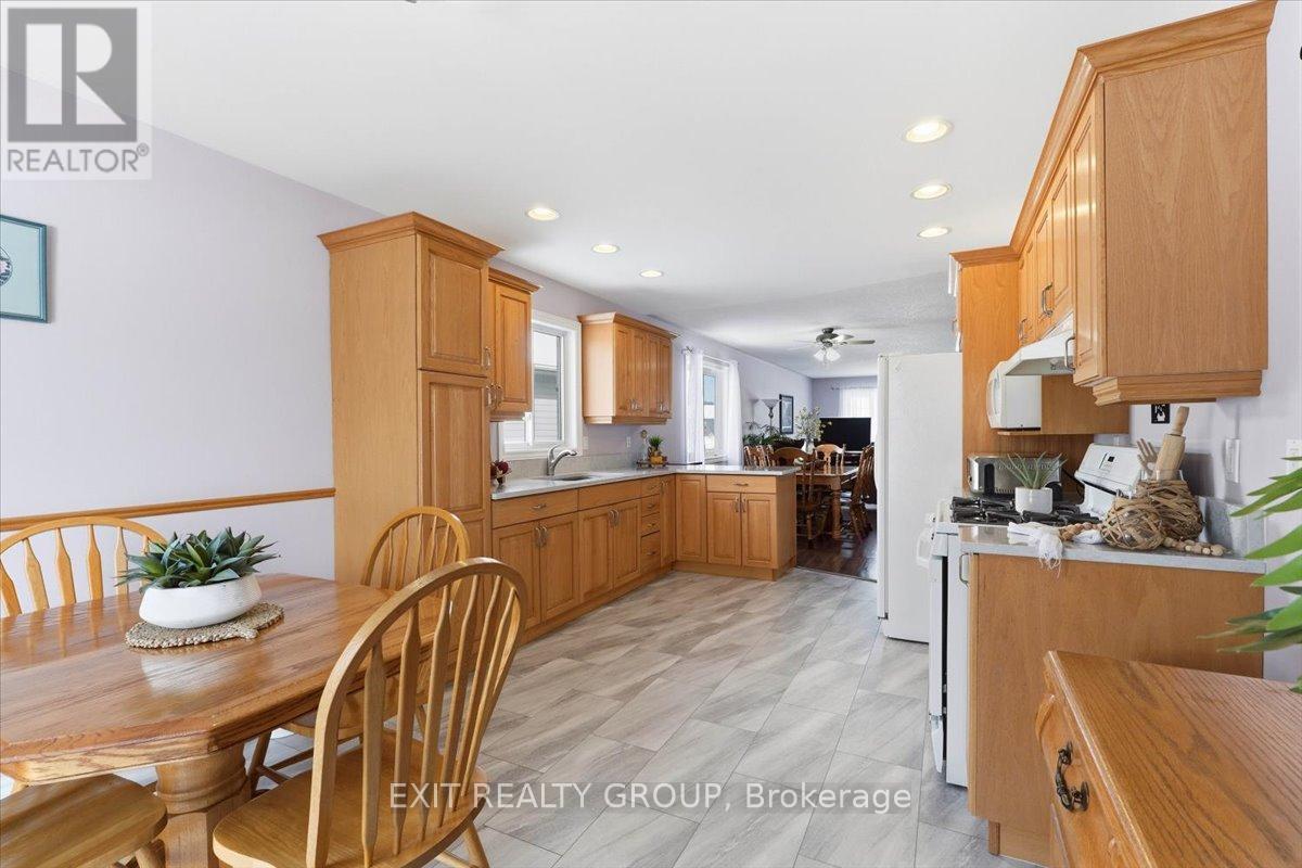 14 Stonegate Crescent, Quinte West, Ontario  K0K 2C0 - Photo 15 - X12778574