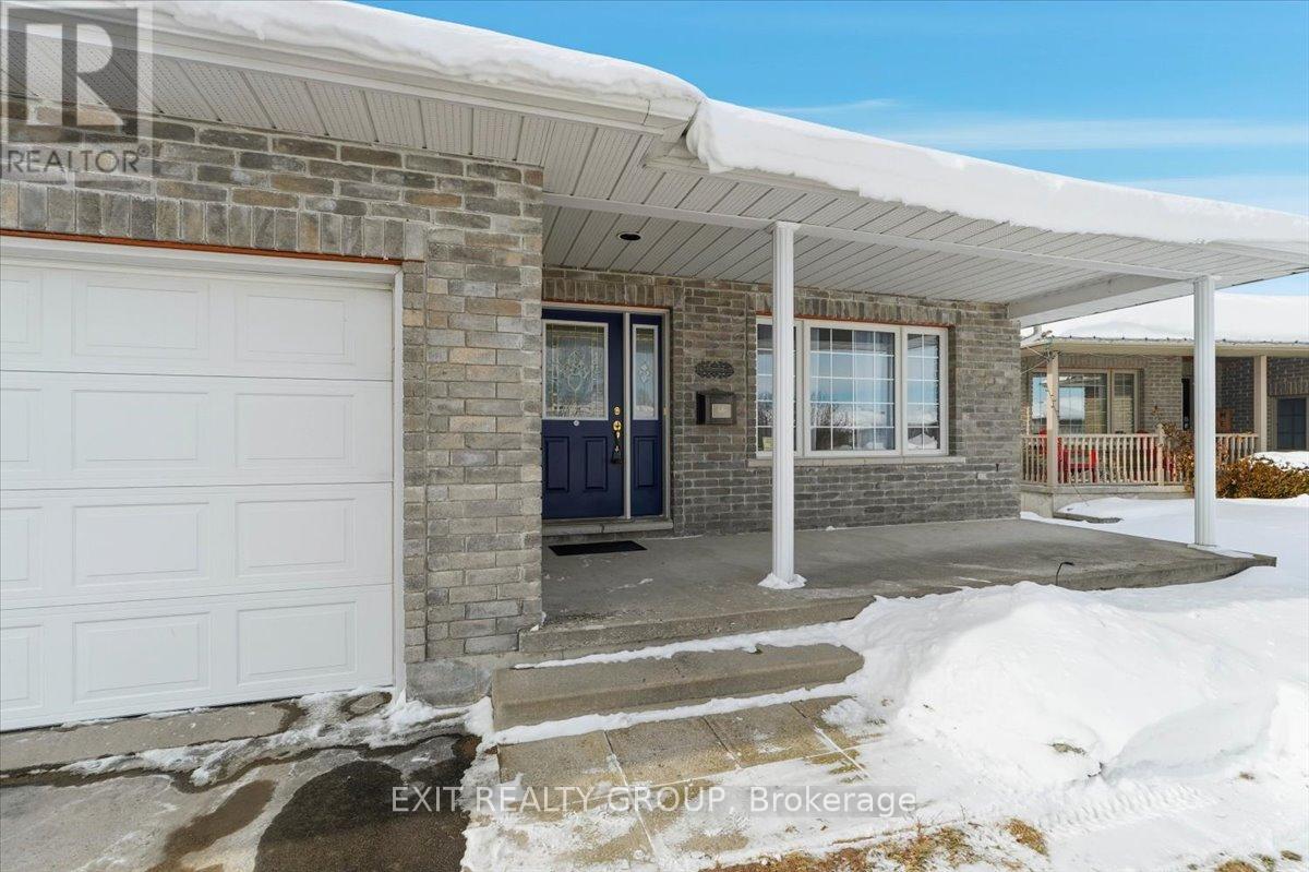 14 Stonegate Crescent, Quinte West, Ontario  K0K 2C0 - Photo 3 - X12778574