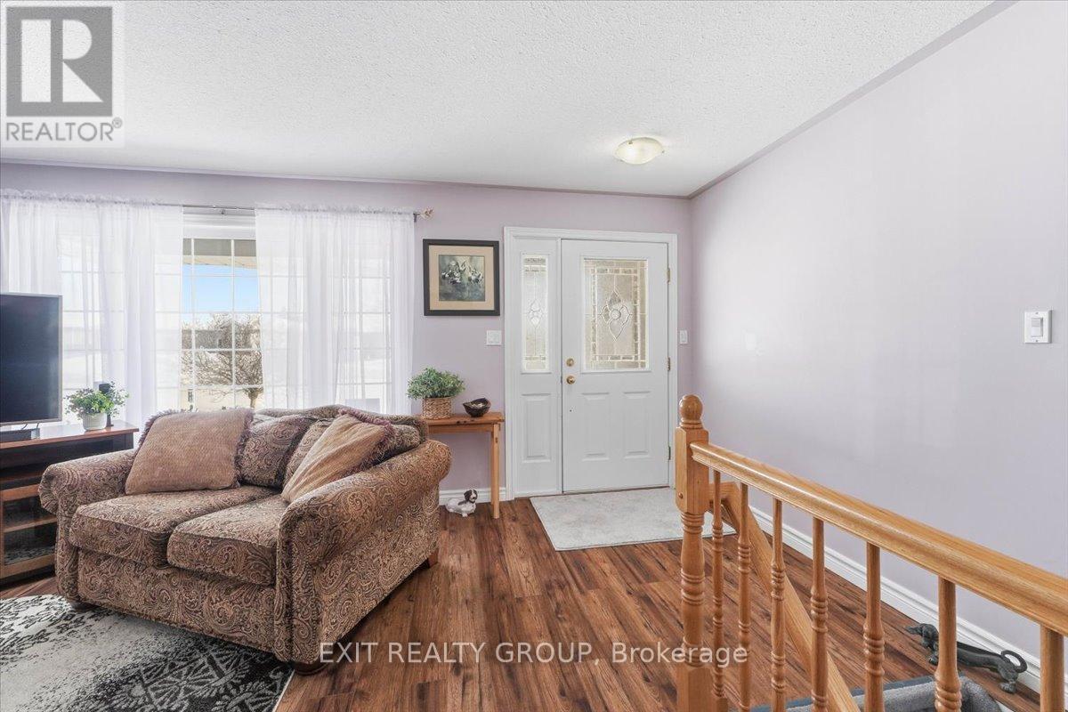 14 Stonegate Crescent, Quinte West, Ontario  K0K 2C0 - Photo 5 - X12778574