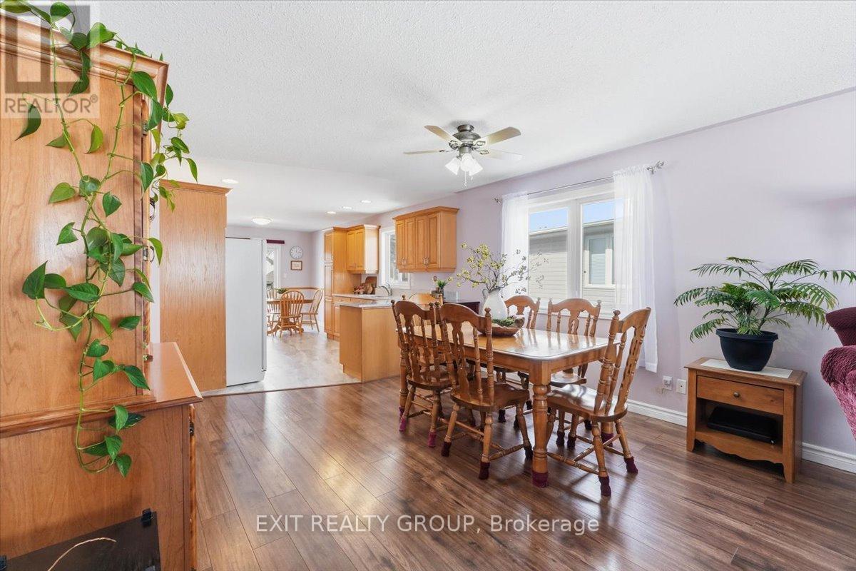 14 Stonegate Crescent, Quinte West, Ontario  K0K 2C0 - Photo 8 - X12778574