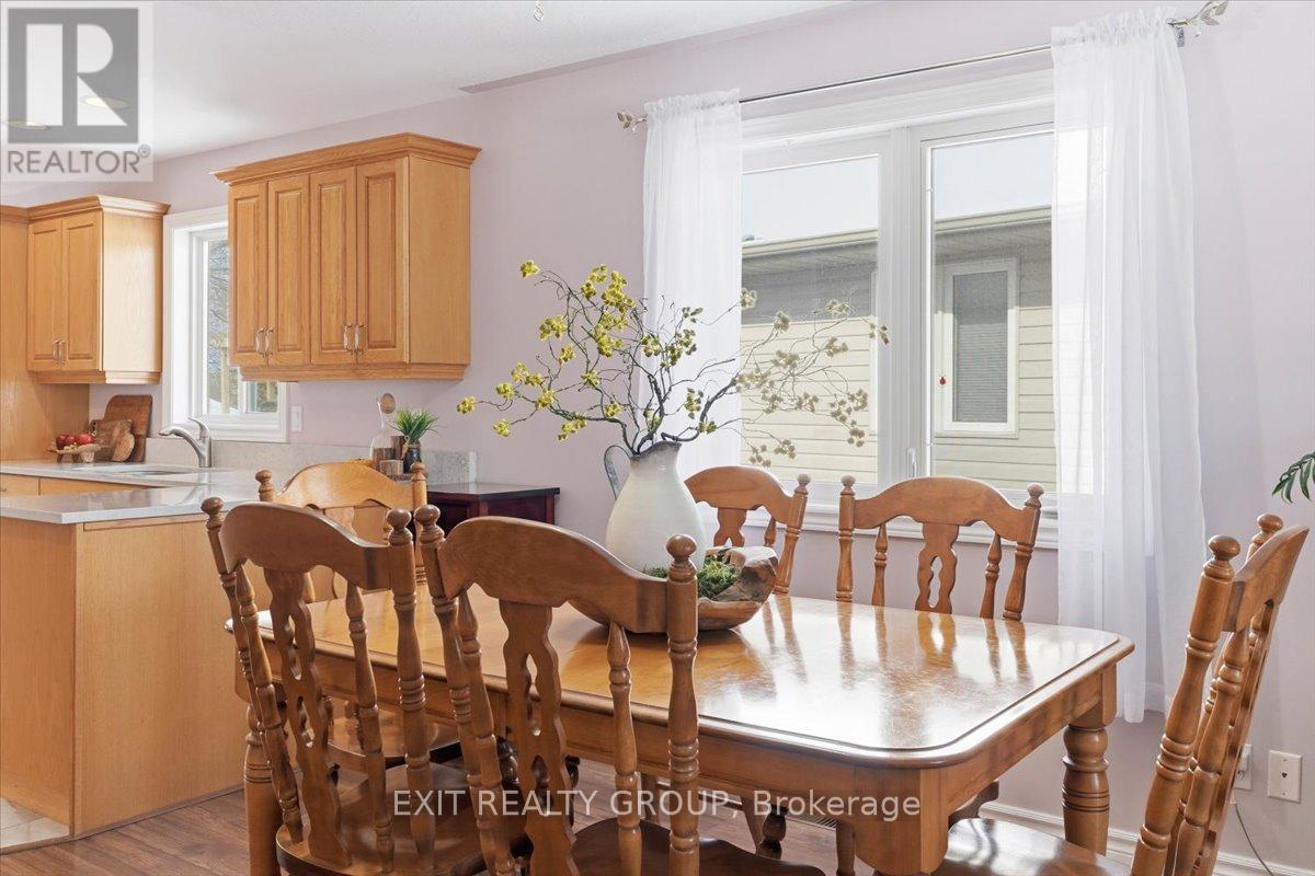 14 Stonegate Crescent, Quinte West, Ontario  K0K 2C0 - Photo 9 - X12778574