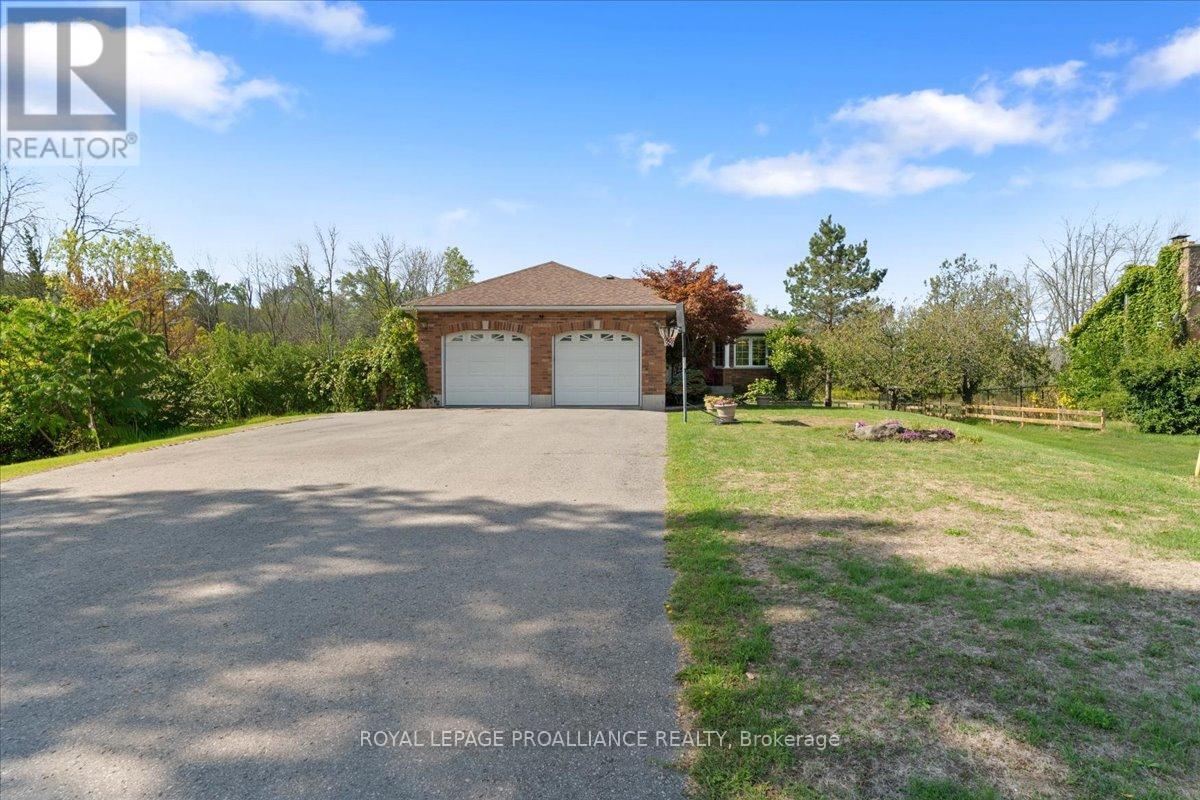 685 County Road 28, Prince Edward County, Ontario  K8N 4Z7 - Photo 4 - X12780236