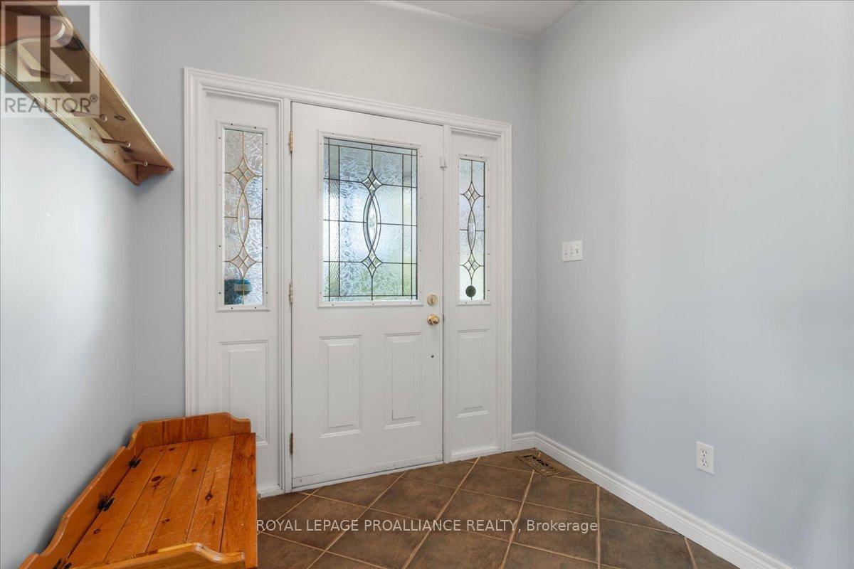 685 County Road 28, Prince Edward County, Ontario  K8N 4Z7 - Photo 6 - X12780236