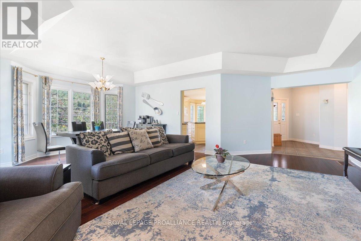 685 County Road 28, Prince Edward County, Ontario  K8N 4Z7 - Photo 9 - X12780236