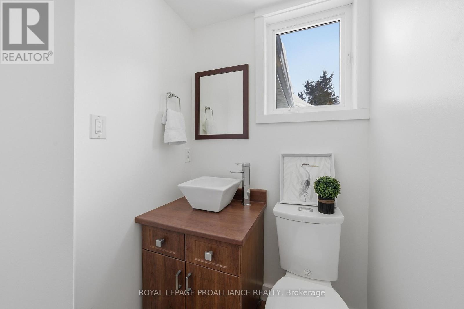 527 Flying Club Road, Quinte West, Ontario  K0K 3E0 - Photo 11 - X12782442