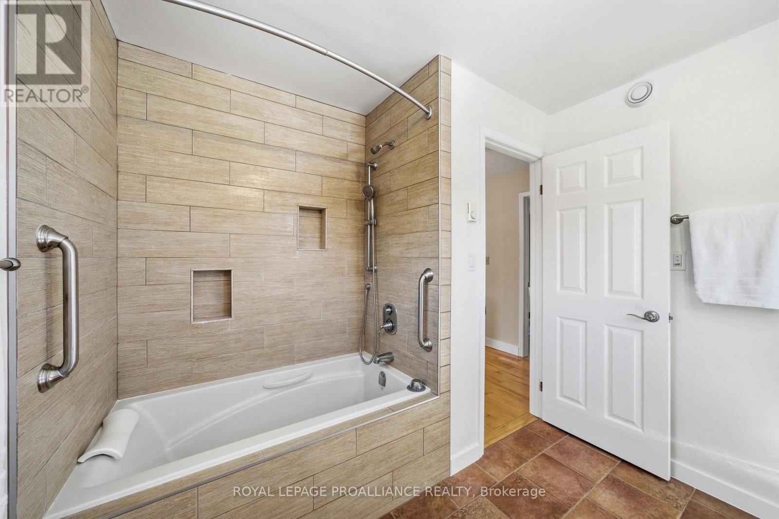 527 Flying Club Road, Quinte West, Ontario  K0K 3E0 - Photo 22 - X12782442