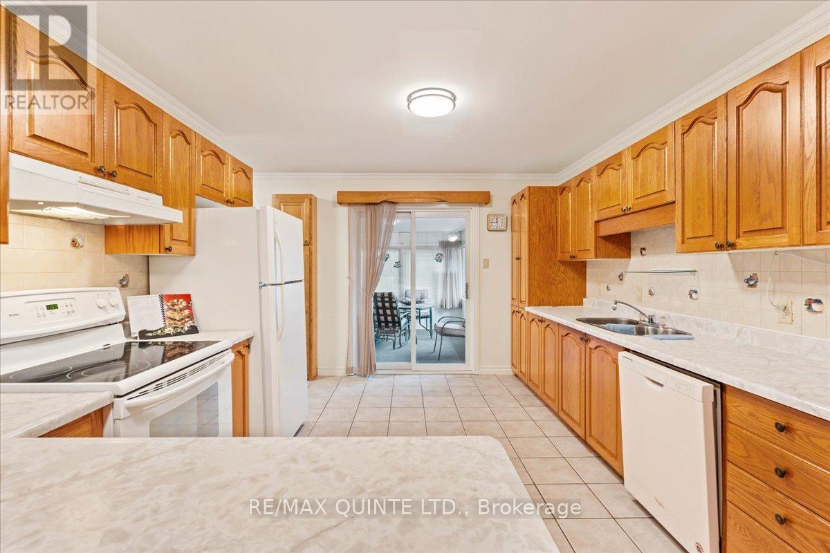 16 Maple Avenue, Prince Edward County, Ontario  K0K 2T0 - Photo 12 - X12782934