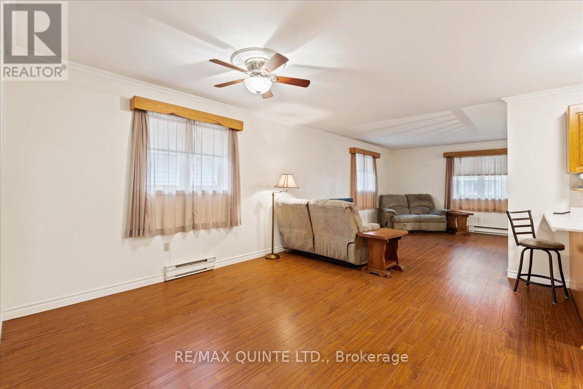 16 Maple Avenue, Prince Edward County, Ontario  K0K 2T0 - Photo 19 - X12782934