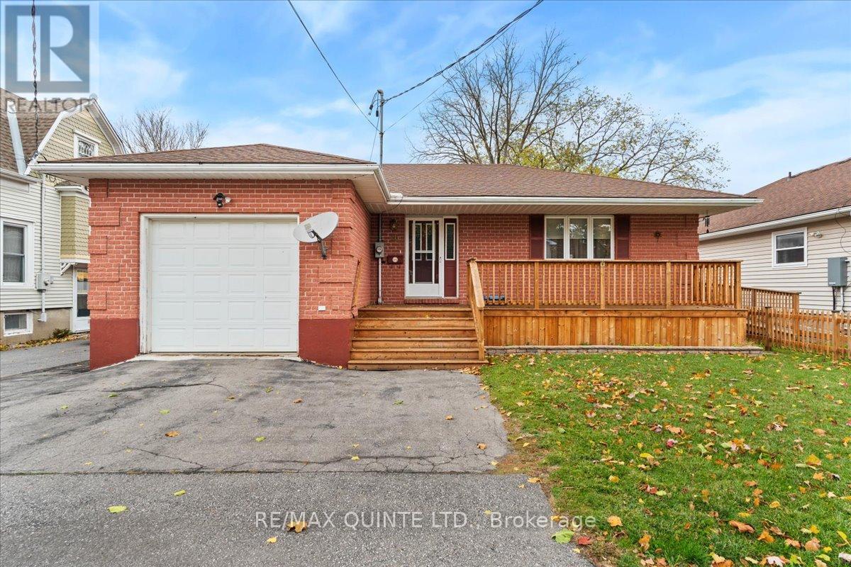 16 Maple Avenue, Prince Edward County, Ontario  K0K 2T0 - Photo 2 - X12782934