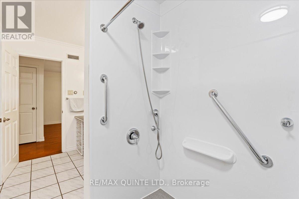 16 Maple Avenue, Prince Edward County, Ontario  K0K 2T0 - Photo 21 - X12782934