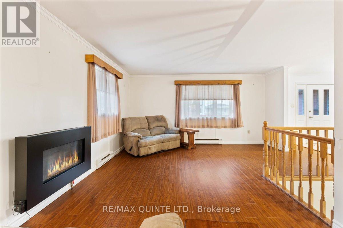 16 Maple Avenue, Prince Edward County, Ontario  K0K 2T0 - Photo 26 - X12782934