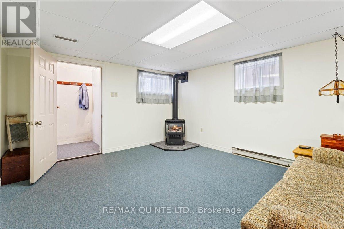 16 Maple Avenue, Prince Edward County, Ontario  K0K 2T0 - Photo 28 - X12782934