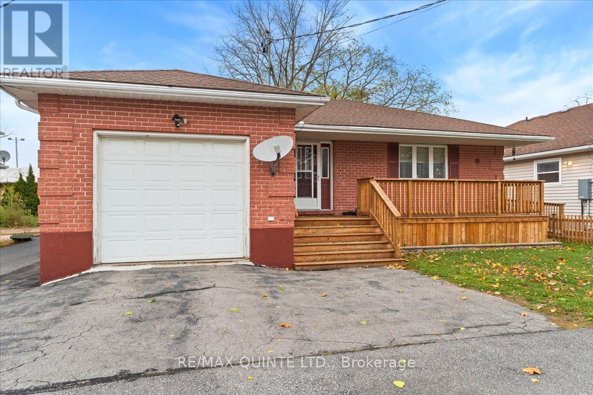 16 Maple Avenue, Prince Edward County, Ontario  K0K 2T0 - Photo 3 - X12782934