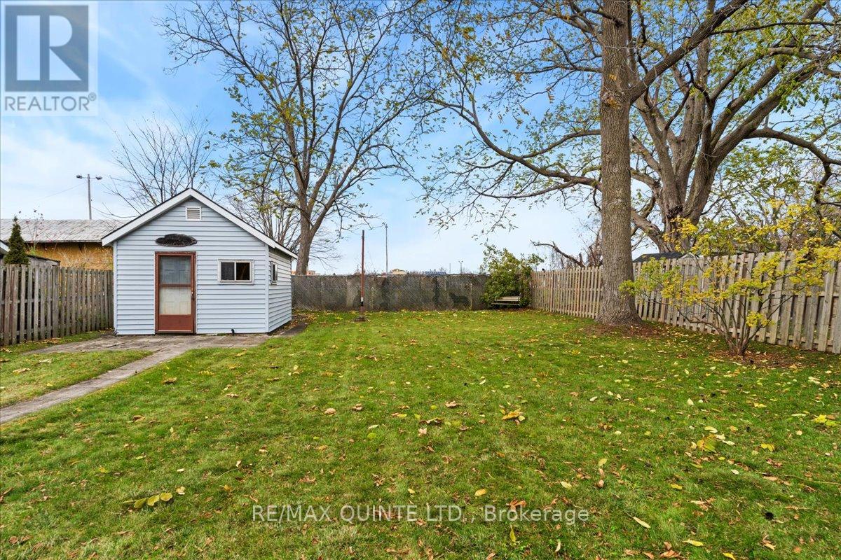 16 Maple Avenue, Prince Edward County, Ontario  K0K 2T0 - Photo 39 - X12782934