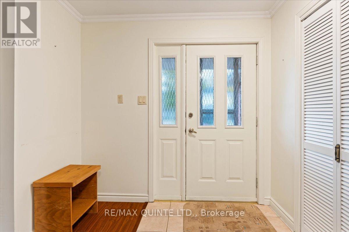 16 Maple Avenue, Prince Edward County, Ontario  K0K 2T0 - Photo 4 - X12782934