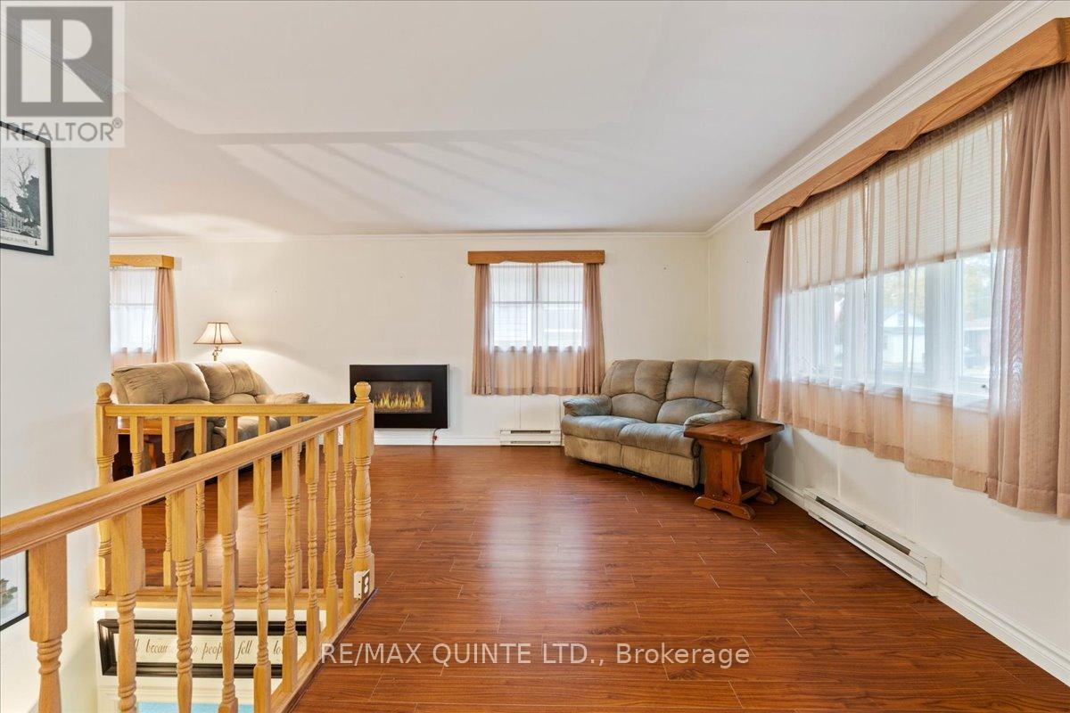 16 Maple Avenue, Prince Edward County, Ontario  K0K 2T0 - Photo 6 - X12782934