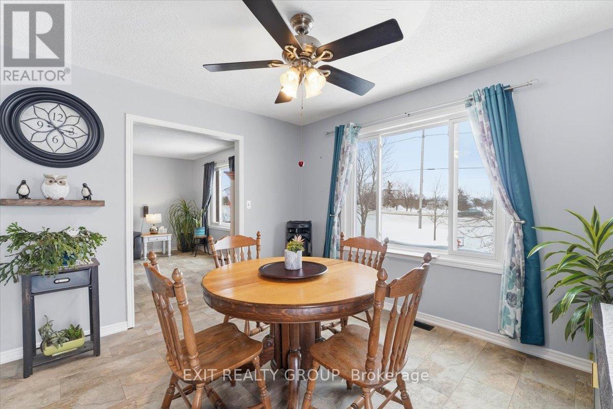 2433 Highway 62, Prince Edward County, Ontario  K0K 1G0 - Photo 10 - X12786254