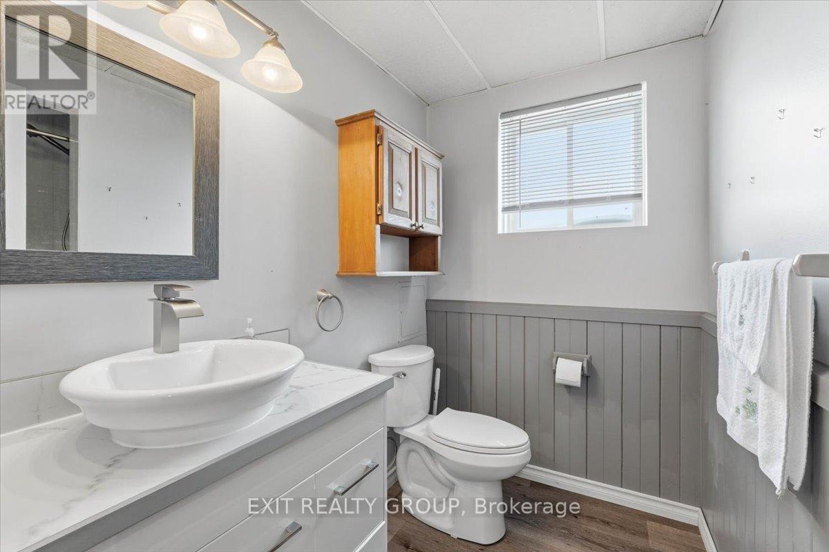 2433 Highway 62, Prince Edward County, Ontario  K0K 1G0 - Photo 27 - X12786254