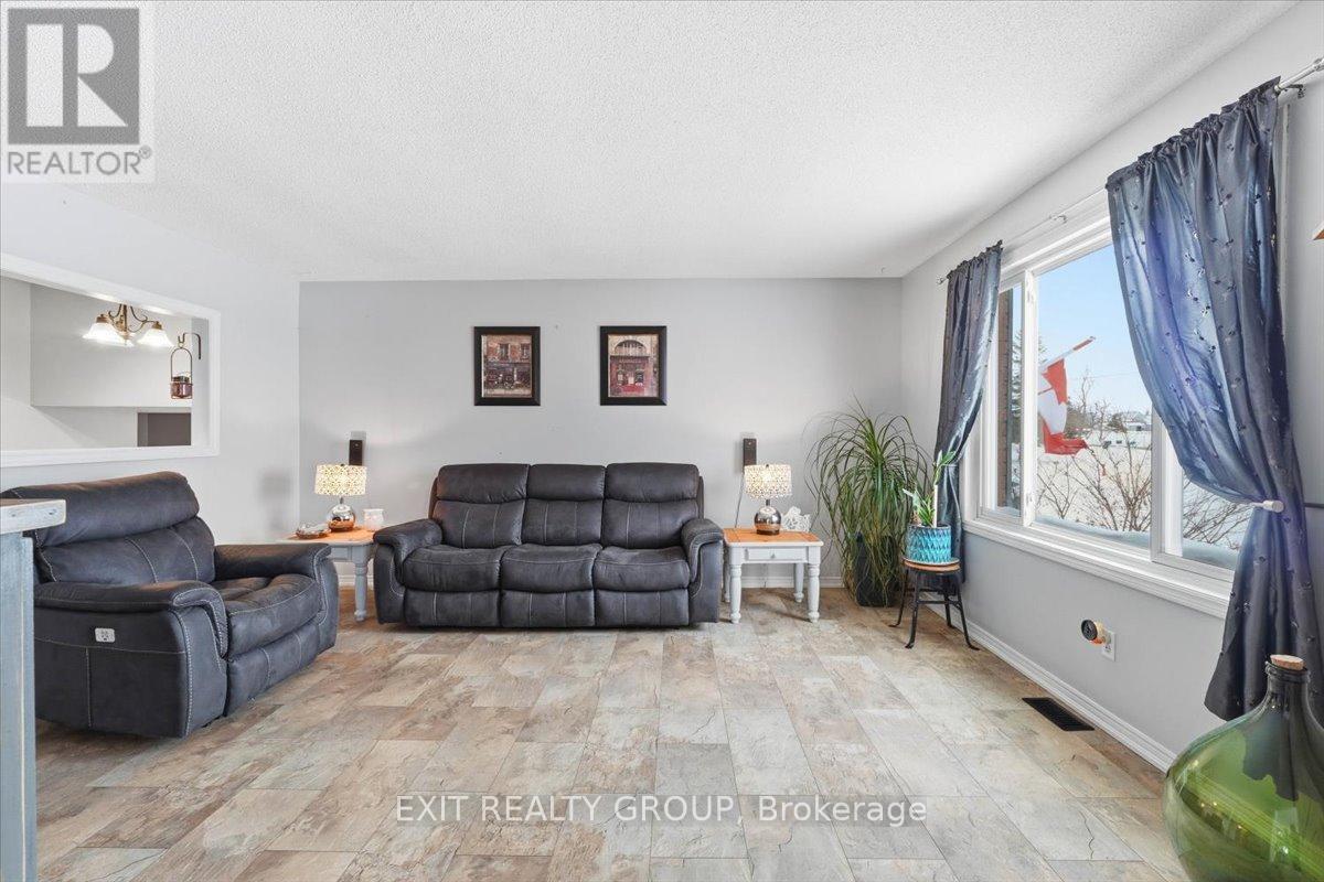 2433 Highway 62, Prince Edward County, Ontario  K0K 1G0 - Photo 6 - X12786254